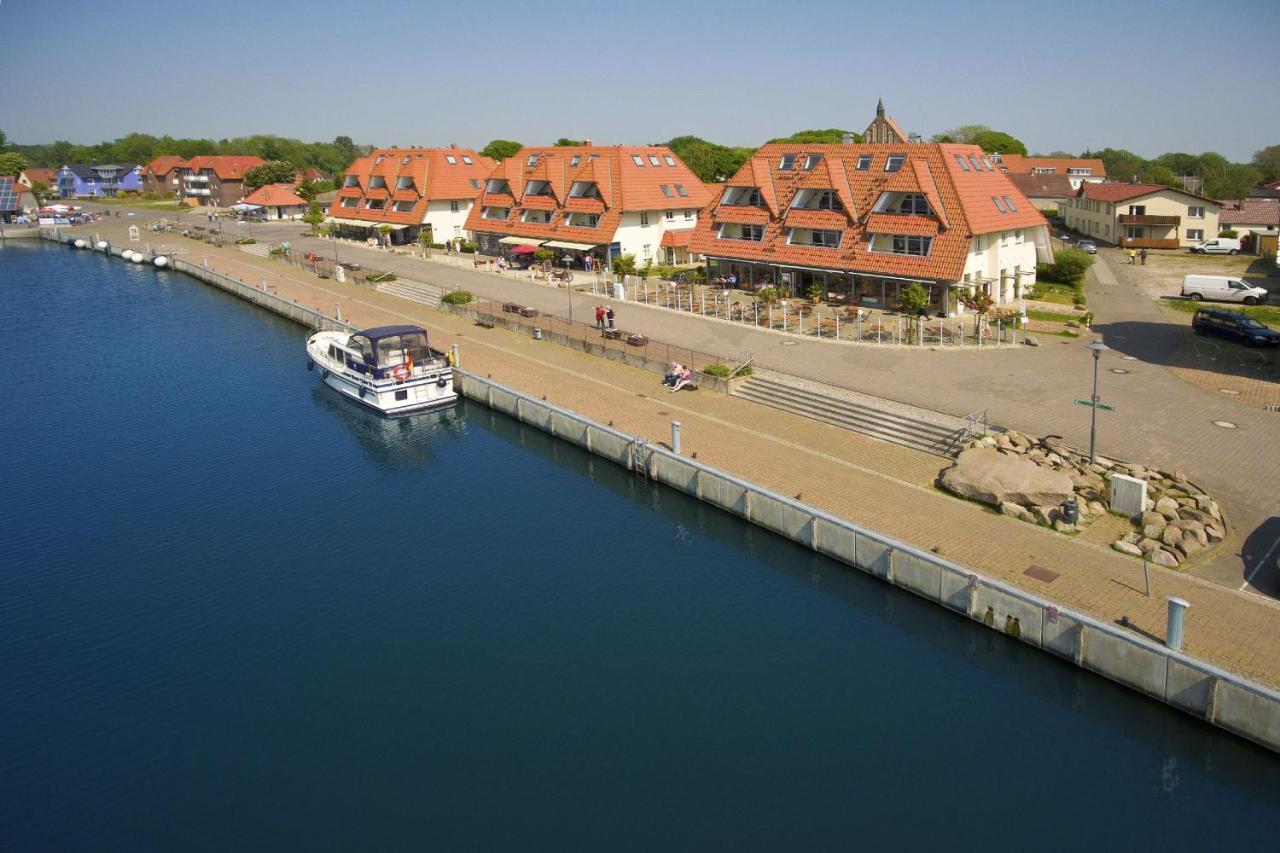 Hafennahe Ferienwohnung Mit Balkon Und Meerblick - Hafenhaeuser Wiek Wohnung 14 วีคเอาฟ์รือเกน ภายนอก รูปภาพ